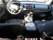 ✅ 2016 Kia Sportage LX • VIN: KNDPBCAC4G7848967 • Lot: 82707935. Wystawiony na Copart z przebiegiem 133 750 mil. Bezpłatny archiwum sprzedaży aukcyjnych z USA i szczegółowy raport historii pojazdu na DreamBid. Zdjęcie 8.