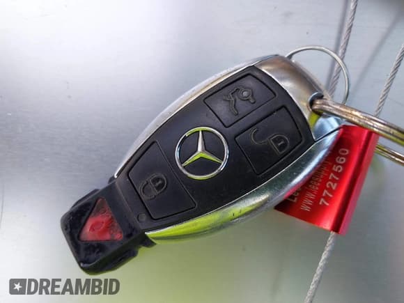 ✅ 1999 Mercedes-Benz E 320 • VIN: WDBJF70H7XA882580 • Lot: 43771803. Wystawiony na IAAI z przebiegiem 123 345 mil. Bezpłatny archiwum sprzedaży aukcyjnych z USA i szczegółowy raport historii pojazdu na DreamBid. Zdjęcie 11.