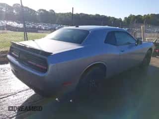 2018 Dodge Challenger SXT z VIN 2C3CDZAG2JH204575, wystawiony jako IAAI lot #43359039 z przebiegiem 155 659 mil mil oraz . Historia ofert i sprzedaży dostępna na DreamBid. Obrazek 4.