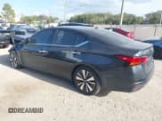 ✅ 2021 Nissan Altima SV • VIN: 1N4BL4DV6MN367335 • Lot: 43645394. Wystawiony na IAAI z przebiegiem 106 514 mil. Bezpłatny archiwum sprzedaży aukcyjnych z USA i szczegółowy raport historii pojazdu na DreamBid. Zdjęcie 3.