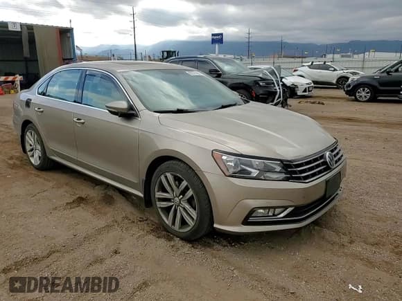 ✅ 2016 Volkswagen Passat SEL Premium • VIN: 1VWCS7A30GC028959 • Lot: 82275165. Listed on Copart with 97,505 mi. Free auction sales archive from the USA and detailed vehicle history report at DreamBid. Image 13.