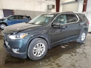 2018 Chevrolet Traverse LT Cloth z VIN 1GNERGKW0JJ218304, wystawiony jako Copart lot #84930735 z przebiegiem 64 768 mil mil oraz Szkoda całkowita • Salvage title. Historia ofert i sprzedaży dostępna na DreamBid. Obrazek 1.
