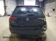 ✅ 2018 Volkswagen Tiguan S • VIN: 3VV1B7AXXJM092916 • Лот: 90348745. Опубликован ранее на Copart с пробегом 81 678 миль. Бесплатный доступ к архиву аукционных продаж из США и подробный отчёт об истории автомобиля на DreamBid. Изображение 6.