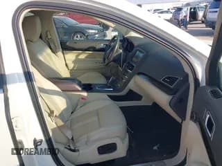 ✅ 2014 Lincoln MKT EcoBoost • VIN: 2LMHJ5AT5EBL51630 • Lot: 43214822. Wystawiony na IAAI z przebiegiem 149 840 mil. Bezpłatny archiwum sprzedaży aukcyjnych z USA i szczegółowy raport historii pojazdu na DreamBid. Zdjęcie 5.