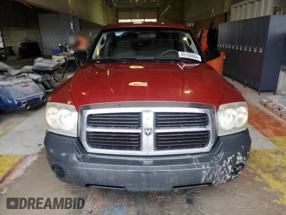 2006 Dodge Dakota ST z VIN 1D7HE28K36S592924, wystawiony jako Copart lot #85108684 z przebiegiem Nie podano mil oraz Szkoda całkowita • Salvage title. Historia ofert i sprzedaży dostępna na DreamBid. Obrazek 5.