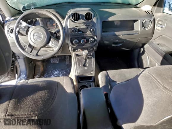 ✅ 2017 Jeep Patriot Latitude • VIN: 1C4NJRFB6HD165684 • Lot: 94801415. Listed on Copart with 84,609 mi. Free auction sales archive from the USA and detailed vehicle history report at DreamBid. Image 8.