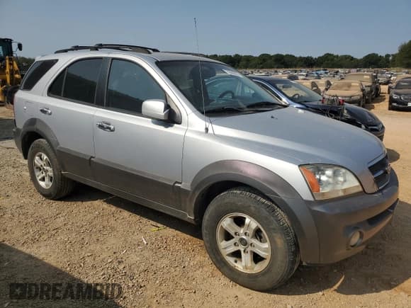 ✅ 2005 Kia Sorento LX • VIN: KNDJD733X55374259 • Лот: 70596894. Опубликован ранее на Copart с пробегом 162 889 миль. Бесплатный доступ к архиву аукционных продаж из США и подробный отчёт об истории автомобиля на DreamBid. Изображение 4.