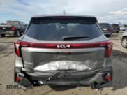 ✅ 2025 Kia Seltos LX • VIN: KNDEPCAA9S7823952 • Lot: 86480815. Wystawiony na Copart z przebiegiem 1 419 mil. Bezpłatny archiwum sprzedaży aukcyjnych z USA i szczegółowy raport historii pojazdu na DreamBid. Zdjęcie 6.