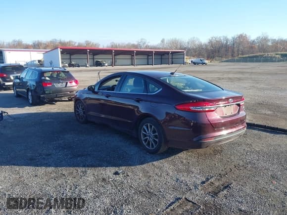 ✅ 2017 Ford Fusion SE • VIN: 3FA6P0H79HR203221 • Lot: 43671190. Wystawiony na IAAI z przebiegiem 160 689 mil. Bezpłatny archiwum sprzedaży aukcyjnych z USA i szczegółowy raport historii pojazdu na DreamBid. Zdjęcie 3.