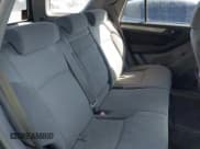 ✅ 2004 Toyota 4Runner SR5 • VIN: JTEZU14R040029073 • Lot: 43684937. Listed on IAAI with 180,418 mi. Free auction sales archive from the USA and detailed vehicle history report at DreamBid. Image 8.