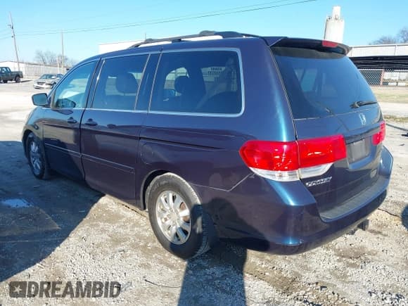 ✅ 2010 Honda Odyssey EX-L • VIN: 5FNRL3H74AB058097 • Lot: 43907585. Listed on IAAI with 177,309 mi. Free auction sales archive from the USA and detailed vehicle history report at DreamBid. Image 3.