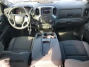 ✅ 2022 Chevrolet Silverado 1500 Custom • VIN: 3GCPDBEK9NG541379 • Lot: 84034735. Wystawiony na Copart z przebiegiem 92 975 mil. Bezpłatny archiwum sprzedaży aukcyjnych z USA i szczegółowy raport historii pojazdu na DreamBid. Zdjęcie 8.