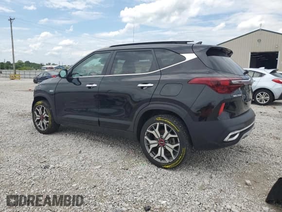 ✅ 2023 Kia Seltos SX • VIN: KNDETCA29P7454618 • Lot: 58415965. Wystawiony na Copart z przebiegiem 23 913 mil. Bezpłatny archiwum sprzedaży aukcyjnych z USA i szczegółowy raport historii pojazdu na DreamBid. Zdjęcie 2.