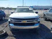✅ 2019 Chevrolet Silverado 1500 LT • VIN: 1GCRYDED5KZ268978 • Lot: 43339795. Wystawiony na IAAI z przebiegiem 191 181 mil. Bezpłatny archiwum sprzedaży aukcyjnych z USA i szczegółowy raport historii pojazdu na DreamBid. Zdjęcie 12.