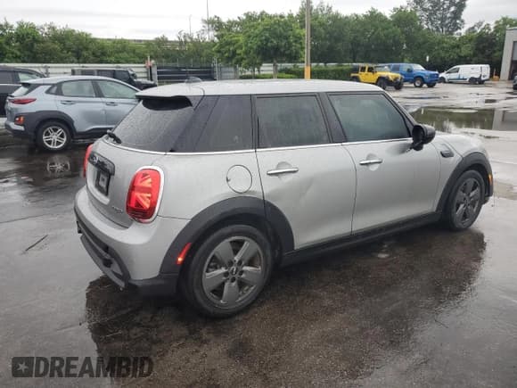 ✅ 2024 MINI Hardtop 4 Door Cooper • VIN: WMW33DK07R2V76269 • Lot: 80337425. Wystawiony na Copart z przebiegiem 26 685 mil. Bezpłatny archiwum sprzedaży aukcyjnych z USA i szczegółowy raport historii pojazdu na DreamBid. Zdjęcie 3.