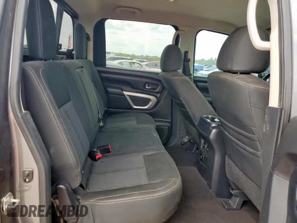 ✅ 2017 Nissan Titan SV • VIN: 1N6AA1F25HN544618 • Лот: 69580255. Опубликован ранее на Copart с пробегом 100 512 миль. Бесплатный доступ к архиву аукционных продаж из США и подробный отчёт об истории автомобиля на DreamBid. Изображение 10.