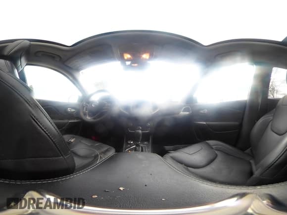 ✅ 2021 Jeep Cherokee Latitude Lux • VIN: 1C4PJMMX2MD236531 • Lot: 41745316. Wystawiony na IAAI z przebiegiem 74 803 mil. Bezpłatny archiwum sprzedaży aukcyjnych z USA i szczegółowy raport historii pojazdu na DreamBid. Zdjęcie 18.