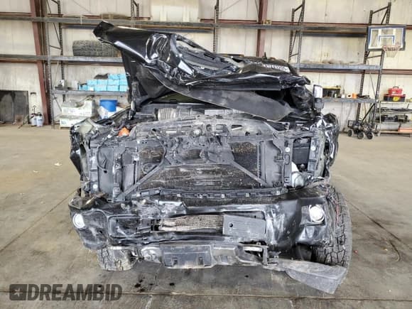 ✅ 2019 Chevrolet Silverado 2500HD High Country • VIN: 1GC1KUEY8KF226727 • Lot: 87443205. Listed on Copart with 93,271 mi. Free auction sales archive from the USA and detailed vehicle history report at DreamBid. Image 5.