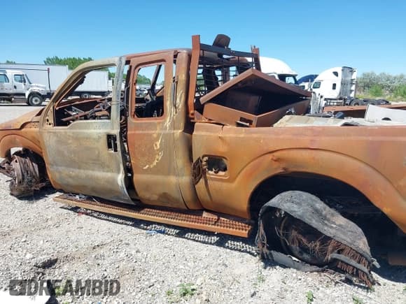 ✅ 2011 Ford F-250 XL • VIN: 1FT7X2B65BEC21994 • Lot: 39372999. Listed on IAAI with Not provided. Free auction sales archive from the USA and detailed vehicle history report at DreamBid. Image 13.