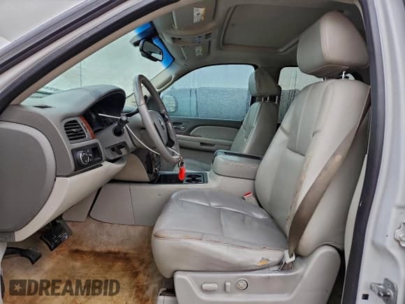 ✅ 2008 Chevrolet Tahoe 3LT • VIN: 1GNFC13038R133935 • Lot: 94393355. Listed on Copart with 174,047 mi. Free auction sales archive from the USA and detailed vehicle history report at DreamBid. Image 7.