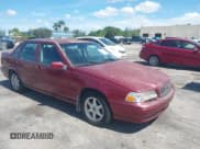 ✅ 1998 Volvo S70 • VIN: YV1LS5548W1437452 • Lot: 42460653. Wystawiony na IAAI z przebiegiem Nie podano. Bezpłatny archiwum sprzedaży aukcyjnych z USA i szczegółowy raport historii pojazdu na DreamBid. Zdjęcie 1.