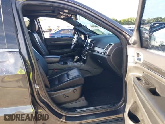 ✅ 2020 Jeep Grand Cherokee Limited • VIN: 1C4RJEBG6LC404547 • Lot: 43207346. Listed on IAAI with 129,631 mi. Free auction sales archive from the USA and detailed vehicle history report at DreamBid. Image 5.