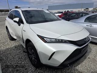 ✅ 2021 Toyota Venza LE • VIN: JTEAAAAH2MJ046016 • Lot: 43487458. Wystawiony na IAAI z przebiegiem 50 291 mil. Bezpłatny archiwum sprzedaży aukcyjnych z USA i szczegółowy raport historii pojazdu na DreamBid. Zdjęcie 1.