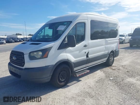 ✅ 2016 Ford Transit XL • VIN: 1FMZK1CM9GKA27097 • Lot: 43680568. Wystawiony na IAAI z przebiegiem 247 283 mil. Bezpłatny archiwum sprzedaży aukcyjnych z USA i szczegółowy raport historii pojazdu na DreamBid. Zdjęcie 2.
