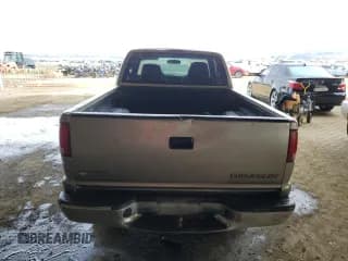 ✅ 2002 Chevrolet S-10 LS • VIN: 1GCDT19WX28203312 • Лот: 50012275. Опубликован ранее на Copart с пробегом 253 514 миль. Бесплатный доступ к архиву аукционных продаж из США и подробный отчёт об истории автомобиля на DreamBid. Изображение 6.