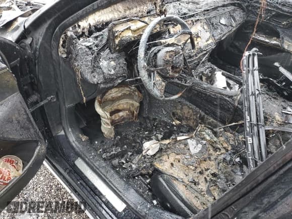 ✅ 2025 Mercedes-Benz E 350 • VIN: W1KLF4HB6SA115617 • Lot: 59522515. Listed on Copart with Not provided. Free auction sales archive from the USA and detailed vehicle history report at DreamBid. Image 8.