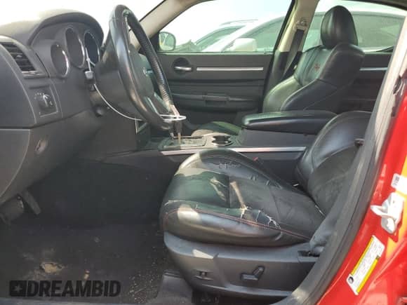 2008 Dodge Charger R/T z VIN 2B3LA53H38H173576, wystawiony jako Copart lot #63174914 z przebiegiem 233 497 mil mil oraz Nie do naprawy • Non repairable. Historia ofert i sprzedaży dostępna na DreamBid. Obrazek 7.