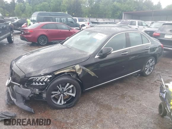 ✅ 2021 Mercedes-Benz C 300 • VIN: W1KWF8EB9MR609337 • Lot: 42653947. Wystawiony na IAAI z przebiegiem 32 375 mil. Bezpłatny archiwum sprzedaży aukcyjnych z USA i szczegółowy raport historii pojazdu na DreamBid. Zdjęcie 2.