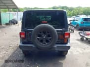 ✅ 2022 Jeep Wrangler Unlimited Willys Sport • VIN: 1C4HJXDM8NW135415 • Lot: 42625492. Wystawiony na IAAI z przebiegiem 84 780 mil. Bezpłatny archiwum sprzedaży aukcyjnych z USA i szczegółowy raport historii pojazdu na DreamBid. Zdjęcie 17.