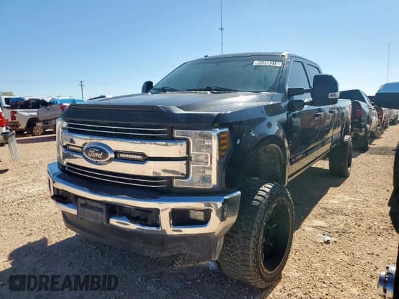 ✅ 2018 Ford F-350 XL • VIN: 1FT8W3BT5JEC06333 • Lot: 86988515. Listed on Copart with 203,027 mi. Free auction sales archive from the USA and detailed vehicle history report at DreamBid. Image 1.