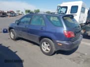 ✅ 2000 Lexus RX 300 • VIN: JT6GF10U9Y0063476 • Lot: 43133923. Wystawiony na IAAI z przebiegiem 300 222 mil. Bezpłatny archiwum sprzedaży aukcyjnych z USA i szczegółowy raport historii pojazdu na DreamBid. Zdjęcie 3.