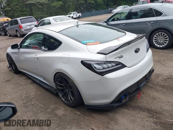 ✅ 2013 Hyundai Genesis Coupe 2.0T • VIN: KMHHT6KD3DU092695 • Lot: 43050592. Wystawiony na IAAI z przebiegiem 101 572 mil. Bezpłatny archiwum sprzedaży aukcyjnych z USA i szczegółowy raport historii pojazdu na DreamBid. Zdjęcie 3.