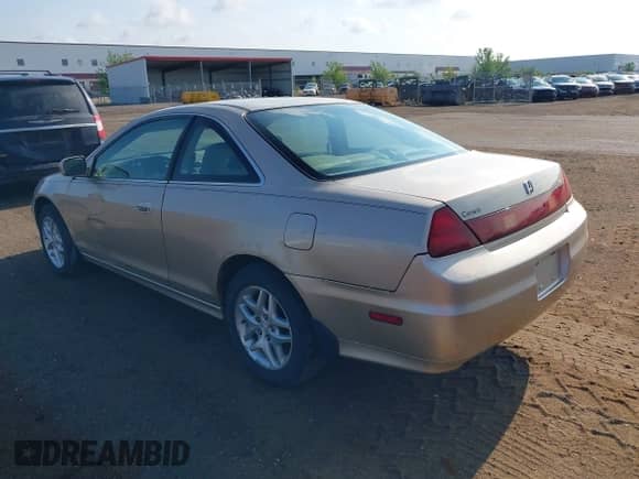 2001 Honda Accord EX с VIN 1HGCG22571A009885, выставлен на аукционе IAAI как лот 42409944 с пробегом 231 157 миль миль и . История ставок и продаж доступна на DreamBid. Изображение 3.