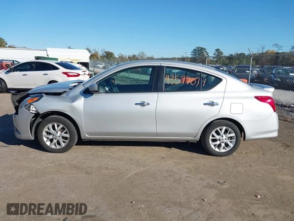 ✅ 2019 Nissan Versa S Plus • VIN: 3N1CN7AP0KL823636 • Лот: 43577071. Опубликован ранее на IAAI с пробегом 85 932 миль. Бесплатный доступ к архиву аукционных продаж из США и подробный отчёт об истории автомобиля на DreamBid. Изображение 14.