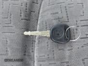 ✅ 2003 Saturn VUE • VIN: 5GZCZ53BX3S855583 • Lot: 43163470. Wystawiony na IAAI z przebiegiem 201 753 mil. Bezpłatny archiwum sprzedaży aukcyjnych z USA i szczegółowy raport historii pojazdu na DreamBid. Zdjęcie 11.