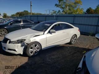 ✅ 2011 Mercedes-Benz E 350 • VIN: WDDKJ5GB2BF068283 • Лот: 85899135. Опубликован ранее на Copart с пробегом 127 217 миль. Бесплатный доступ к архиву аукционных продаж из США и подробный отчёт об истории автомобиля на DreamBid. Изображение 1.