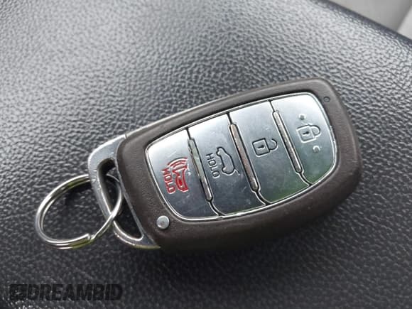 ✅ 2017 Hyundai Ioniq Blue • VIN: KMHC65LC3HU051703 • Lot: 41770571. Wystawiony na IAAI z przebiegiem 138 424 mil. Bezpłatny archiwum sprzedaży aukcyjnych z USA i szczegółowy raport historii pojazdu na DreamBid. Zdjęcie 11.