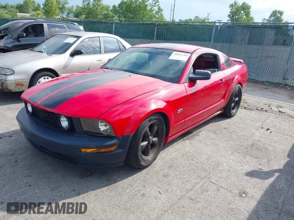✅ 2005 Ford Mustang GT Deluxe • VIN: 1ZVHT82H255226043 • Lot: 42821702. Listed on IAAI with 110,467 mi. Free auction sales archive from the USA and detailed vehicle history report at DreamBid. Image 2.
