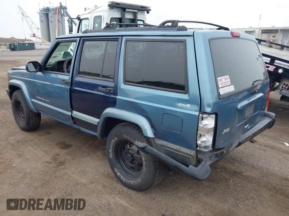 ✅ 1999 Jeep Cherokee Sport • VIN: 1J4FF68S7XL513640 • Lot: 42913382. Listed on IAAI with 207,133 mi. Free auction sales archive from the USA and detailed vehicle history report at DreamBid. Image 3.