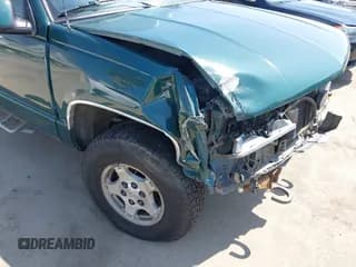 ✅ 1990 Chevrolet Silverado 2500 • VIN: 1GCFK24K6LZ159200 • Lot: 42083271. Wystawiony na IAAI z przebiegiem 189 288 mil. Bezpłatny archiwum sprzedaży aukcyjnych z USA i szczegółowy raport historii pojazdu na DreamBid. Zdjęcie 6.