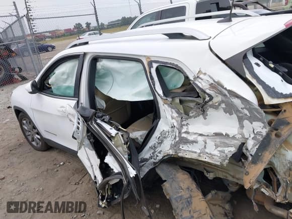 ✅ 2018 Jeep Cherokee Limited • VIN: 1C4PJLDB8JD620937 • Лот: 42214704. Опубликован ранее на IAAI с пробегом 172 090 миль. Бесплатный доступ к архиву аукционных продаж из США и подробный отчёт об истории автомобиля на DreamBid. Изображение 14.