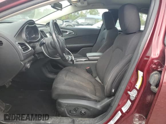 ✅ 2015 Chrysler 200 Limited • VIN: 1C3CCCAB5FN623023 • Лот: 82236575. Опубликован ранее на Copart с пробегом 114 056 миль. Бесплатный доступ к архиву аукционных продаж из США и подробный отчёт об истории автомобиля на DreamBid. Изображение 7.