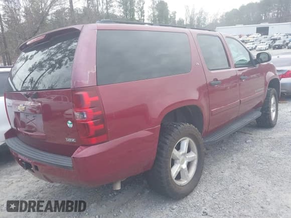 ✅ 2007 Chevrolet Suburban LT • VIN: 3GNFC16027G286929 • Lot: 41648787. Listed on IAAI with 219,212 mi. Free auction sales archive from the USA and detailed vehicle history report at DreamBid. Image 4.