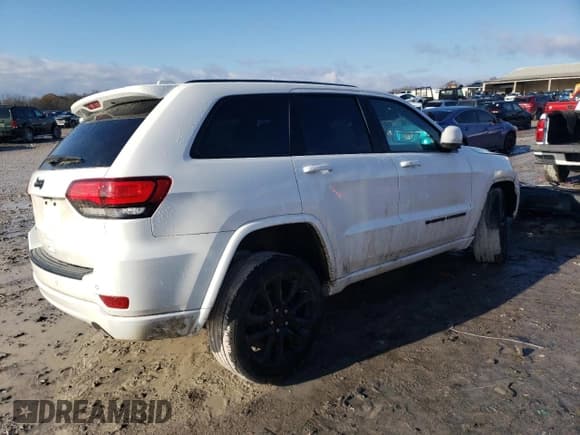 ✅ 2022 Jeep Grand Cherokee Laredo X • VIN: 1C4RJFAG3NC140519 • Lot: 84515734. Listed on Copart with 31,785 mi. Free auction sales archive from the USA and detailed vehicle history report at DreamBid. Image 3.