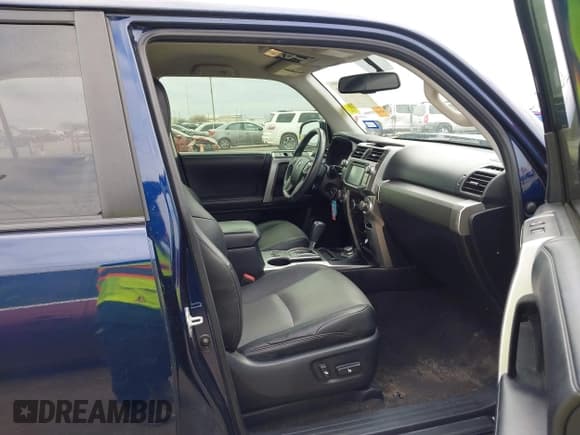 ✅ 2019 Toyota 4Runner SR5 • VIN: JTEBU5JR3K5722863 • Lot: 41578713. Listed on IAAI with 109,723 mi. Free auction sales archive from the USA and detailed vehicle history report at DreamBid. Image 5.