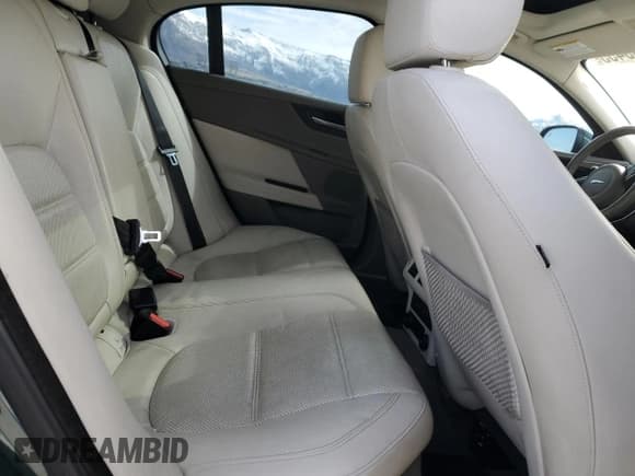 ✅ 2017 Jaguar XE 35t Prestige • VIN: SAJAK4BV2HA974312 • Лот: 51285455. Опубликован ранее на Copart с пробегом 99 910 миль. Бесплатный доступ к архиву аукционных продаж из США и подробный отчёт об истории автомобиля на DreamBid. Изображение 11.